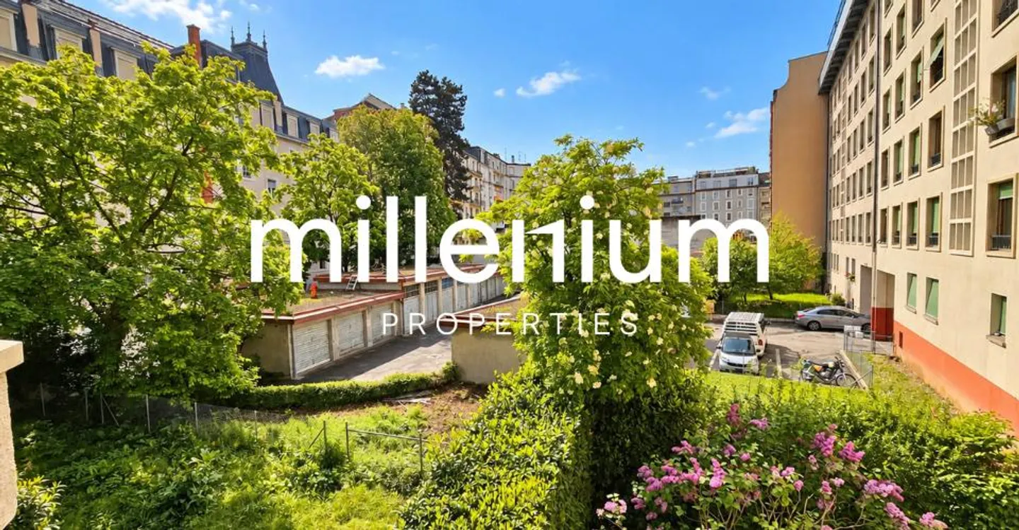 Magnificent furnished apartment of 90 m2 renovated in Pâquis, close to the lake - Photo 2 of 5