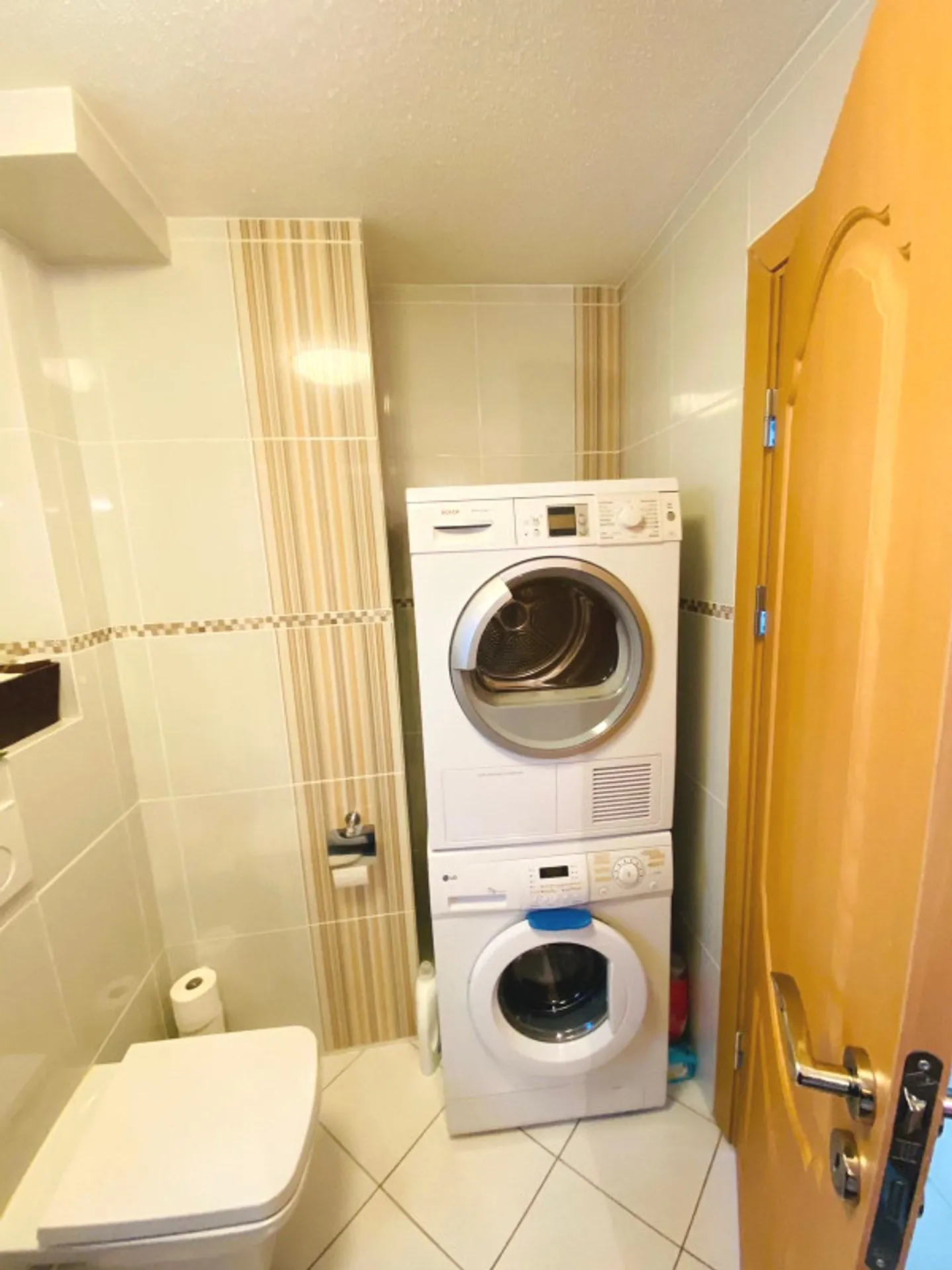 Elegante villa con un appartamento indipendente di 2 stanze - Foto 12 di 28