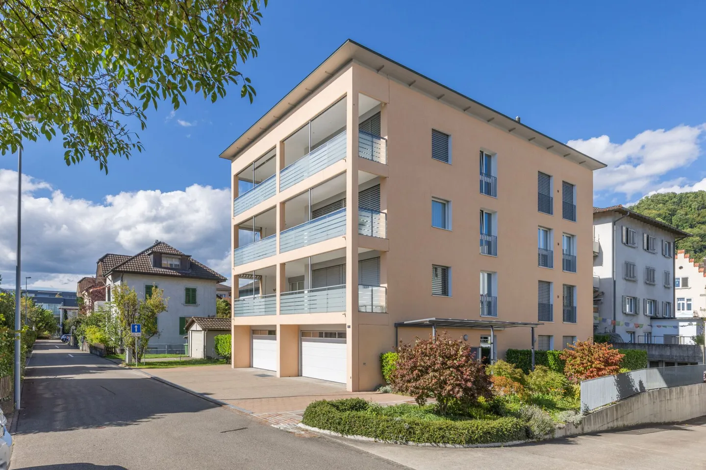 Well-maintained and spacious condominium in the heart of Wettingen - Photo 1 of 12