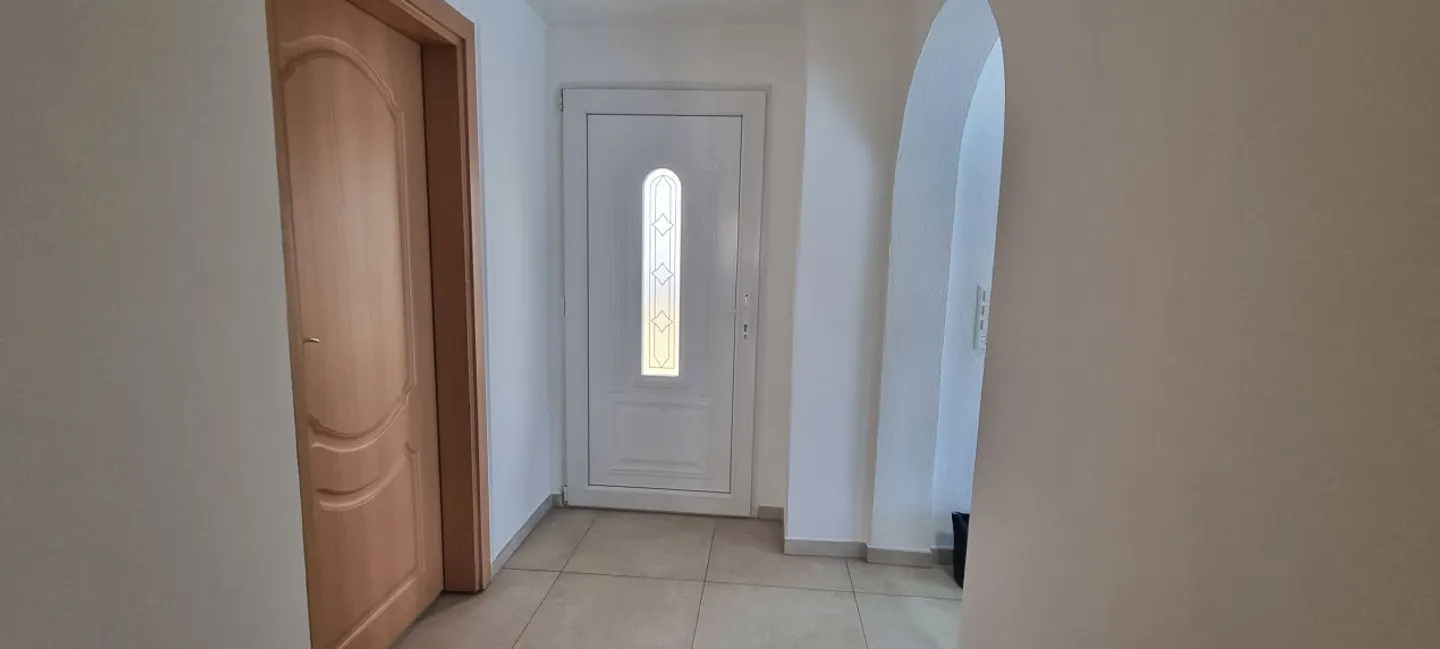 Elegante villa con un appartamento indipendente di 2 stanze - Foto 17 di 28