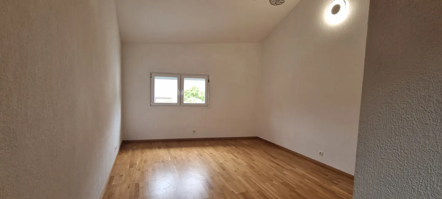 Elegante villa con un appartamento indipendente di 2 stanze - Foto 9 di 28