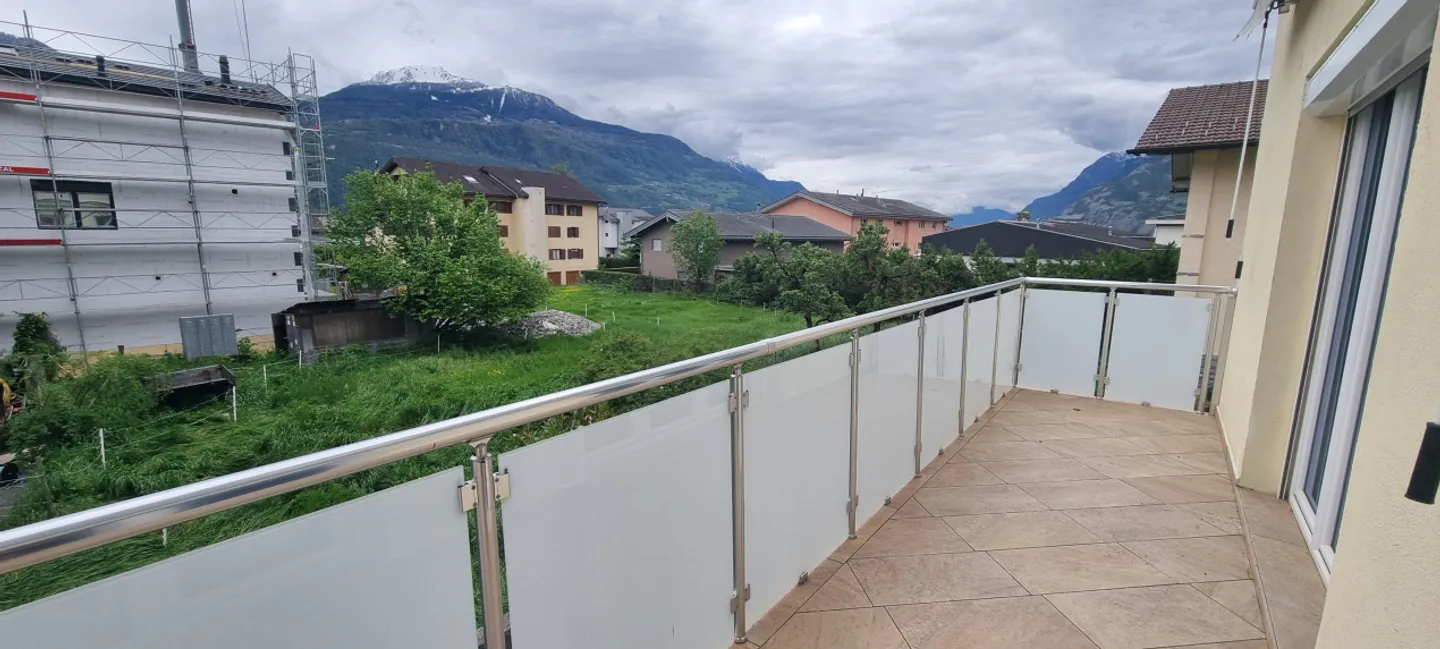 Elegante villa con un appartamento indipendente di 2 stanze - Foto 4 di 28