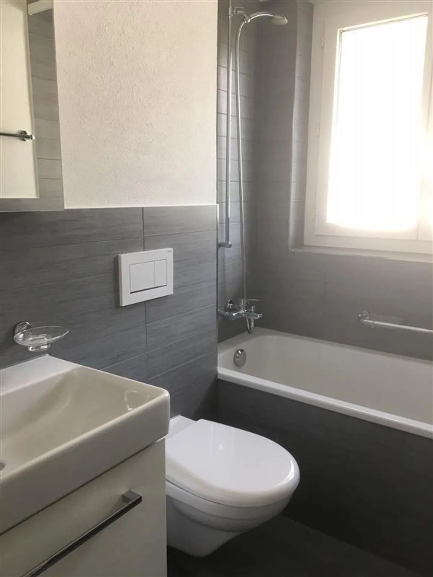 Appartamento 2 camere in una posizione soleggiata e tranquilla - Foto 3 di 6