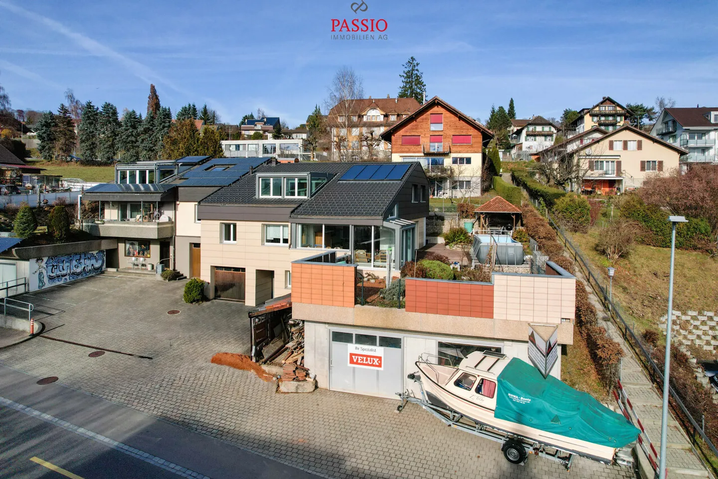 Maison 2 familles de 7 pièces avec studio, espace commercial et vue sur les Alpes - Photo 1 sur 32