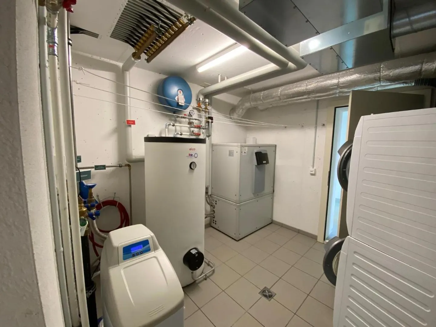 6.5 Room Single Family House with 50m2 Large Additional Cellar Space - Photo 8 of 10