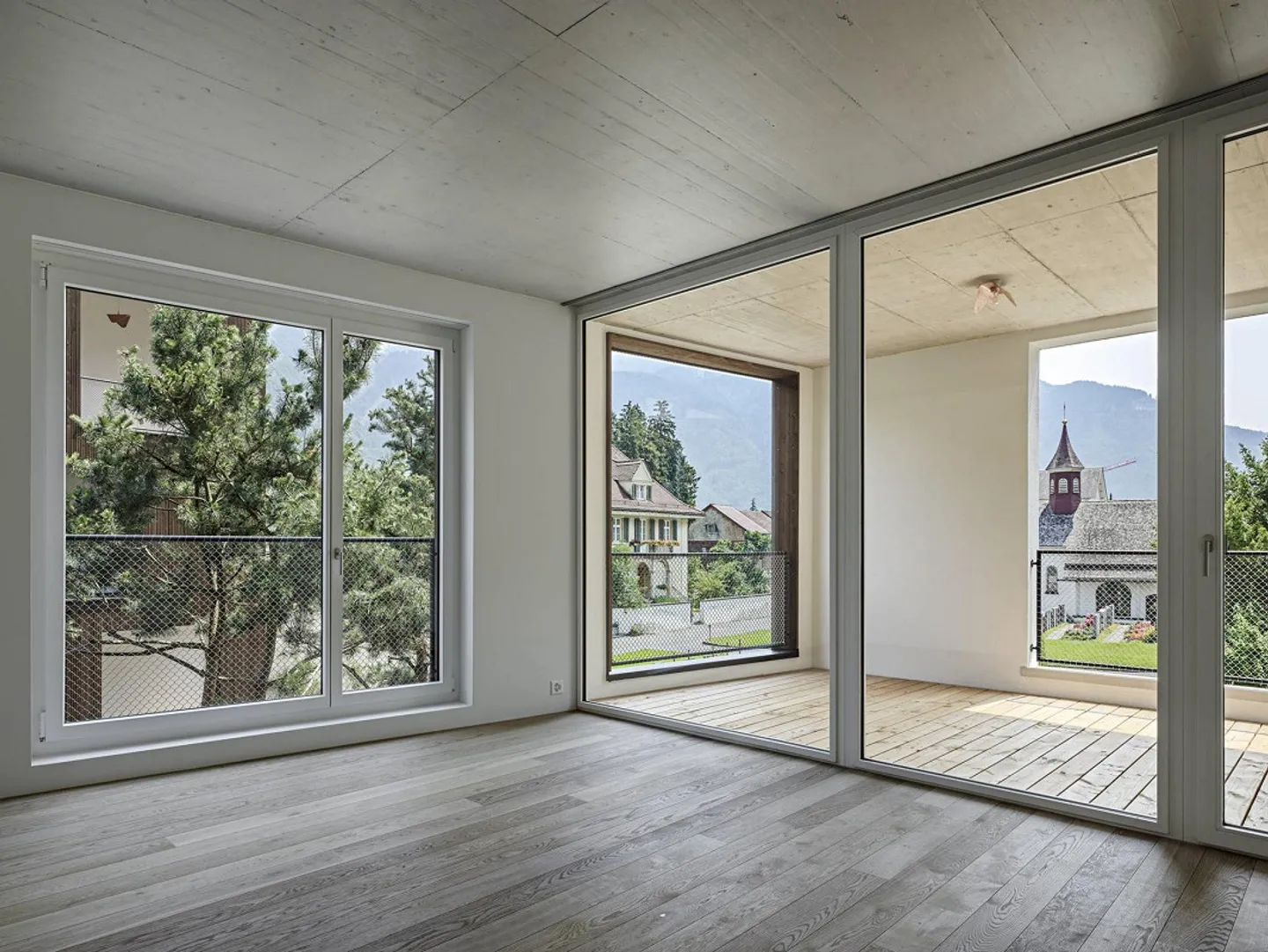 modern apartment in a central location - Photo 4 of 6