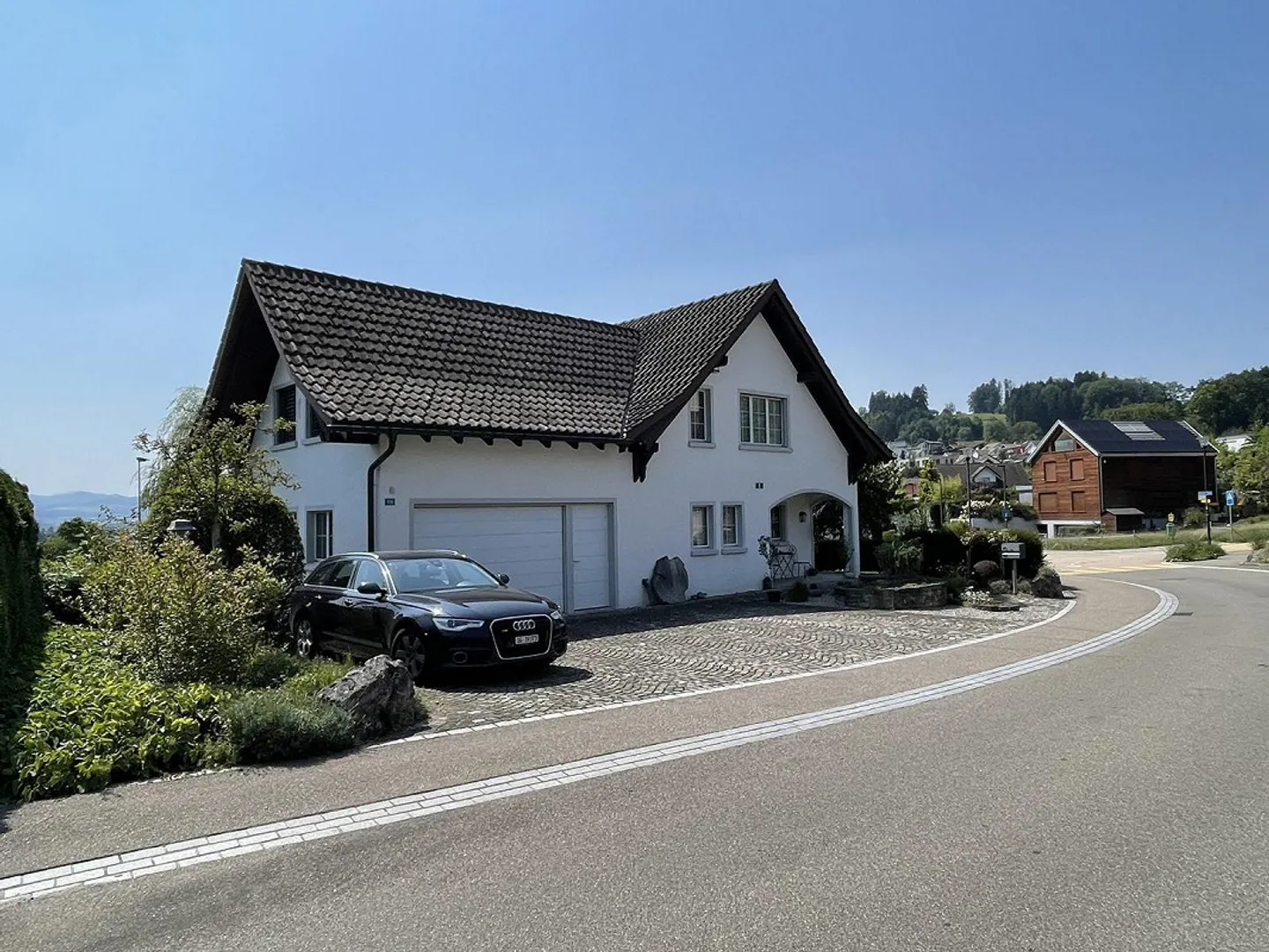 6½ Room Single-Family House in Preferred Residential Area - Photo 1 of 14