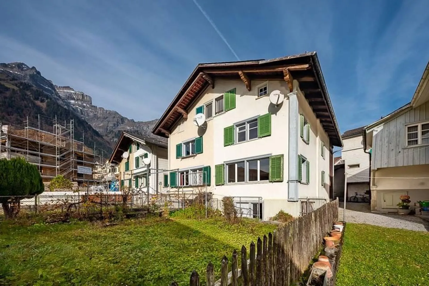 Maison jumelée accueillante avec vue sur la montagne à Schwanden - Photo 1 sur 7