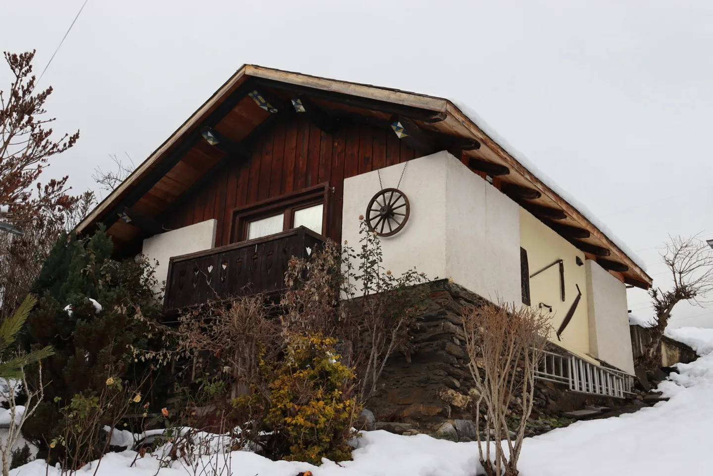 Rustic 2.5-Room Cottage with Charm and Large Plot! - Photo 1 of 6