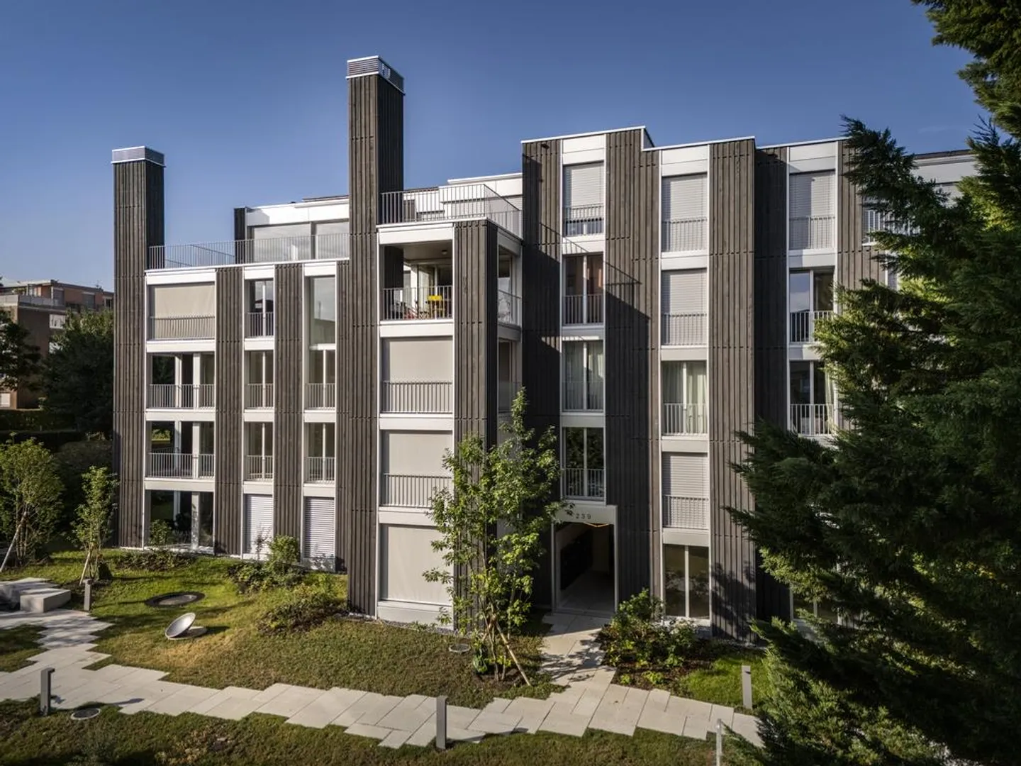 Exclusive 3.5-room penthouse apartment with large terrace / Free move - Photo 1 of 9