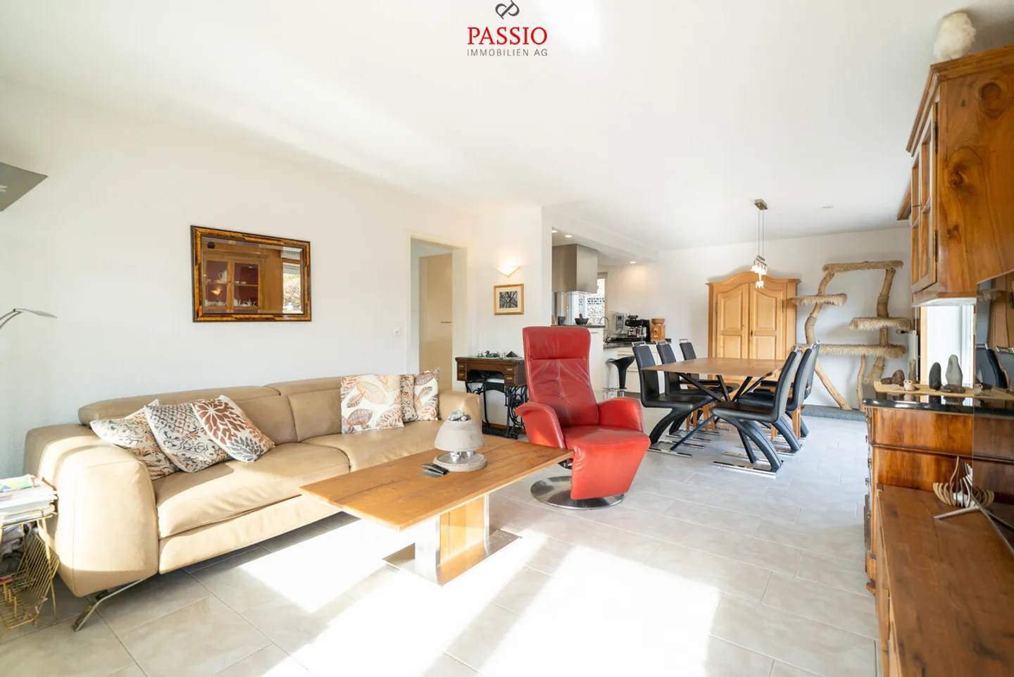 Maison 2 familles de 7 pièces avec studio, espace commercial et vue sur les Alpes - Photo 9 sur 32