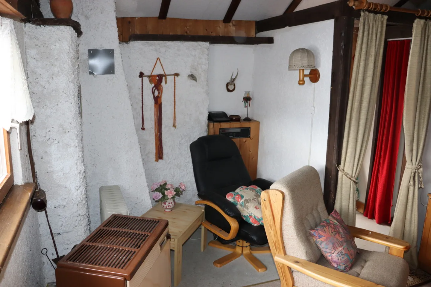 Rustic 2.5-Room Cottage with Charm and Large Plot! - Photo 5 of 6