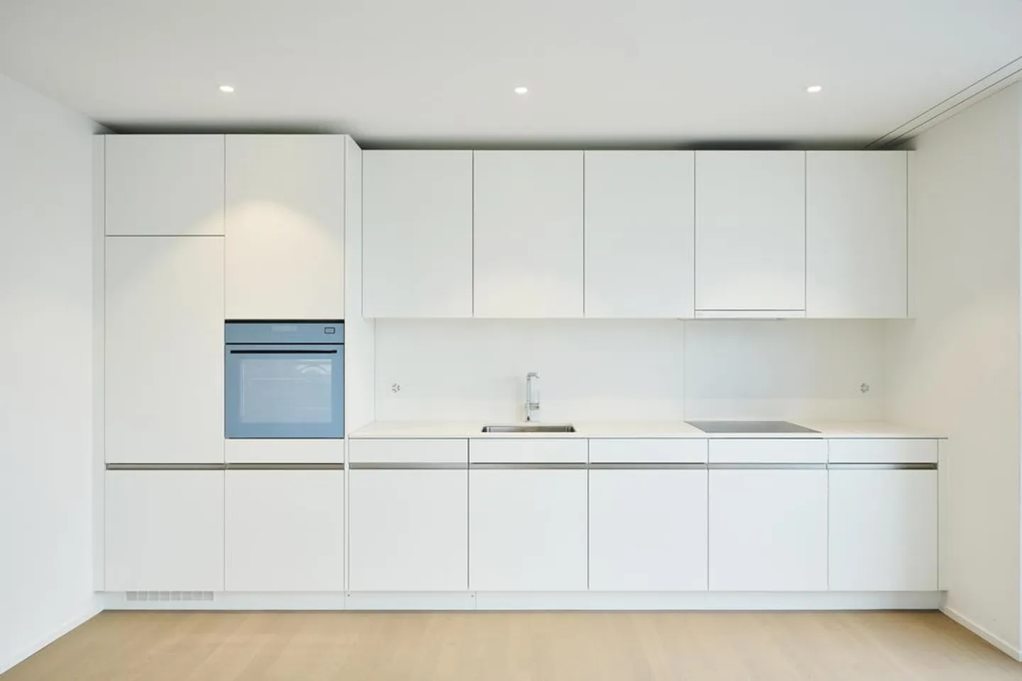 Exclusive 3.5-room penthouse apartment with large terrace / Free move - Photo 3 of 9