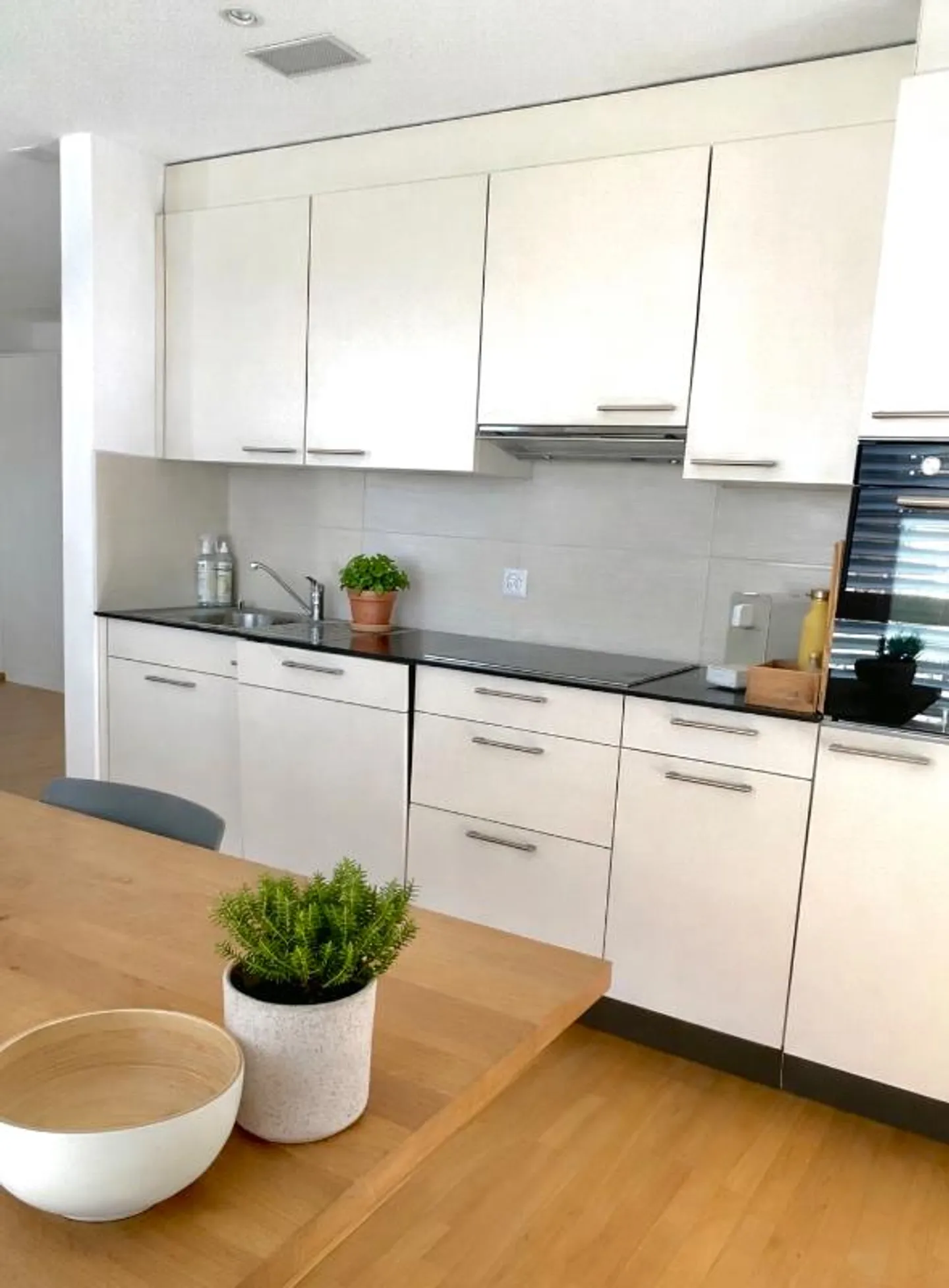 Apartment - Photo 3 of 5