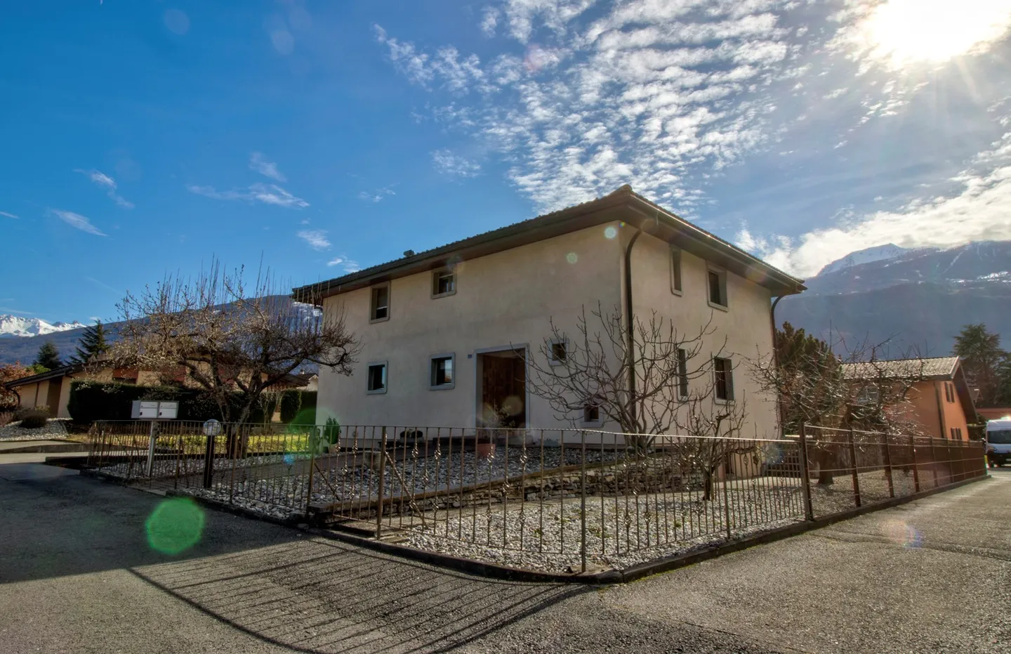 Villa - Due appartamenti - Vétroz - ESCLUSIVA - rif. 10242548 - Foto 2 di 13