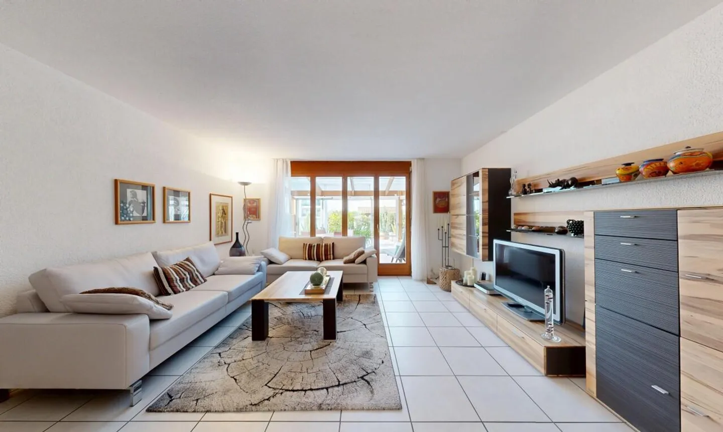 Casa angolare in una posizione tranquilla - Foto 5 di 11