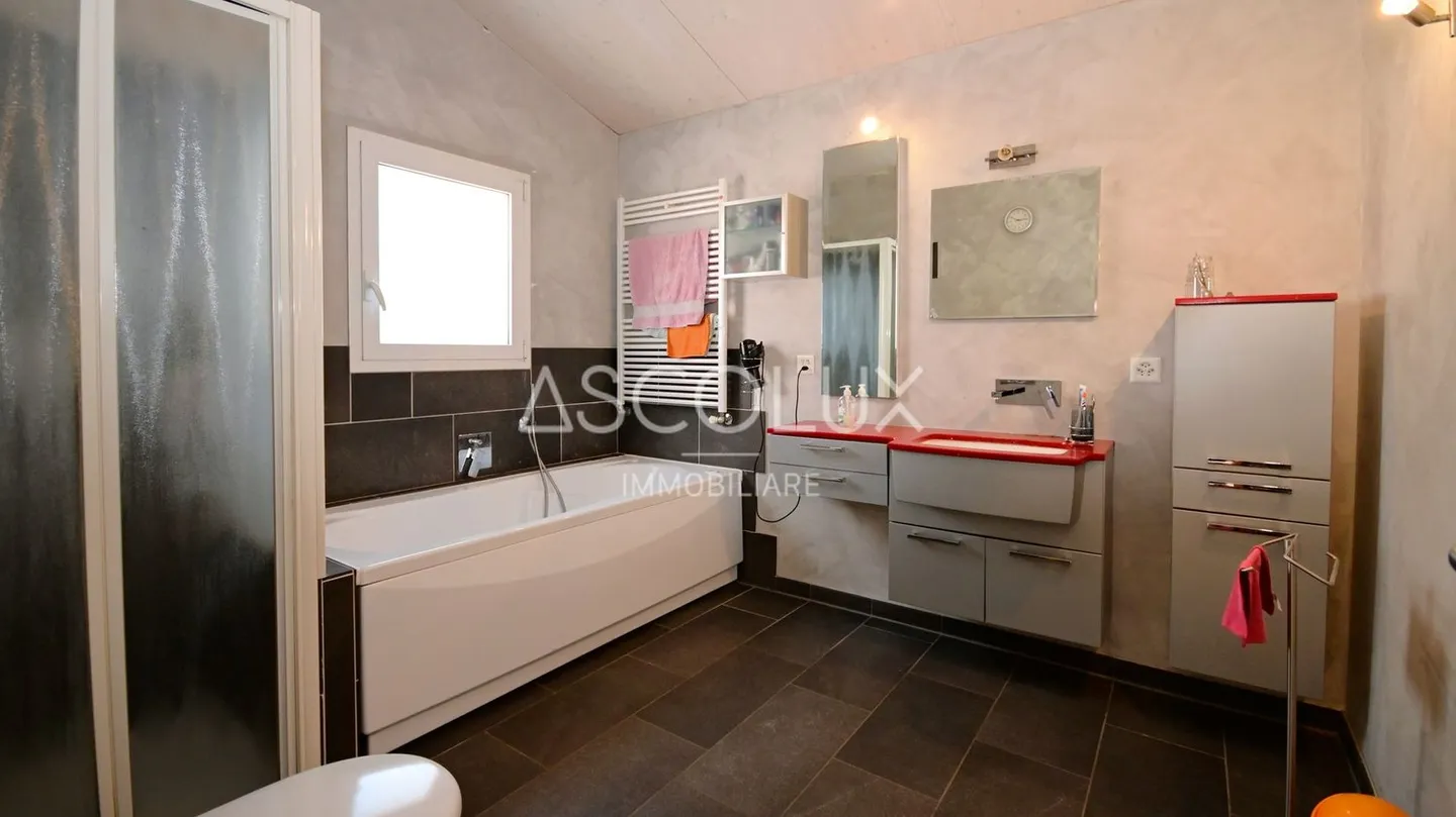 Semi-Detached House with 3.5 and 4.5 Room Apartments and Large Storage/Hobby Rooms - Photo 17 of 24