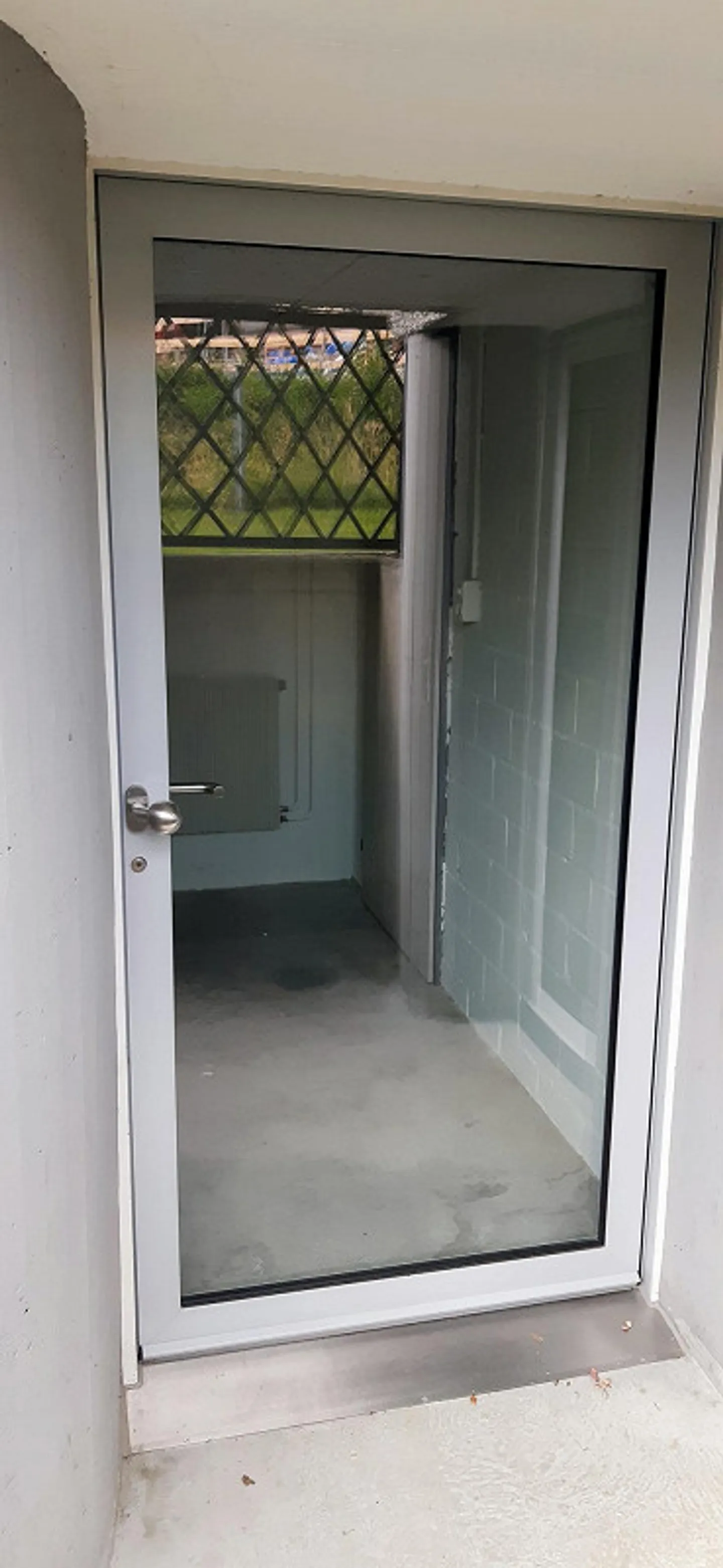 Local disponible avec accès privé à louer - Photo 3 sur 5
