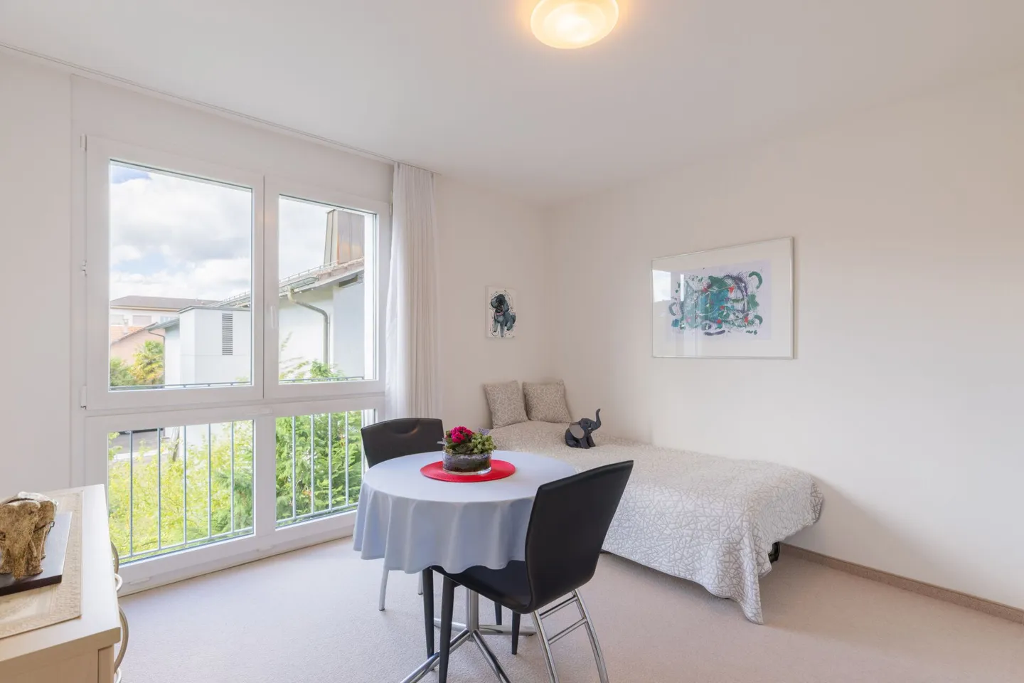 Well-maintained and spacious condominium in the heart of Wettingen - Photo 9 of 12