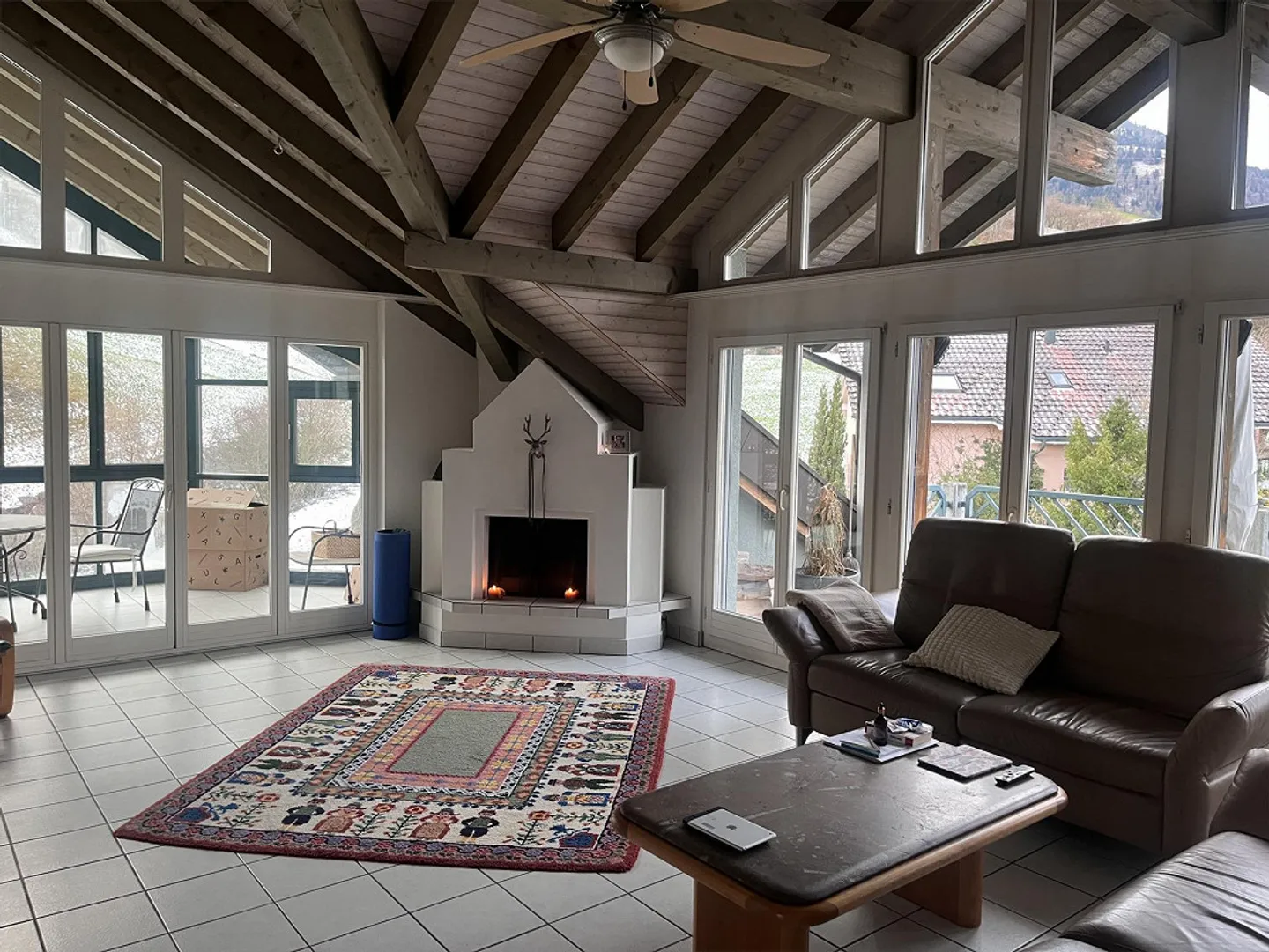 Grosszügige 4.5-Zimmer-Dachwohnung mit traumhafter Seesicht - Foto 1 von 10