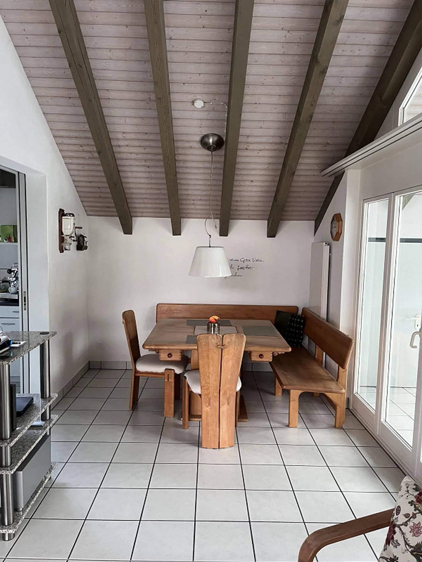 Grosszügige 4.5-Zimmer-Dachwohnung mit traumhafter Seesicht - Foto 2 von 10