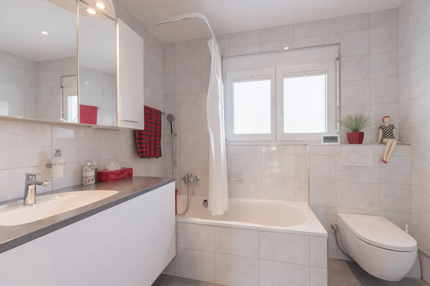 Well-maintained and spacious condominium in the heart of Wettingen - Photo 10 of 12