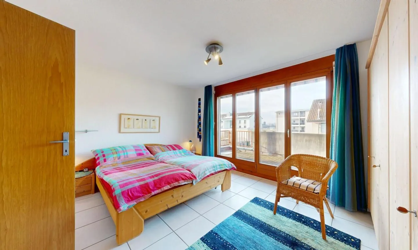 Casa angolare in una posizione tranquilla - Foto 9 di 11