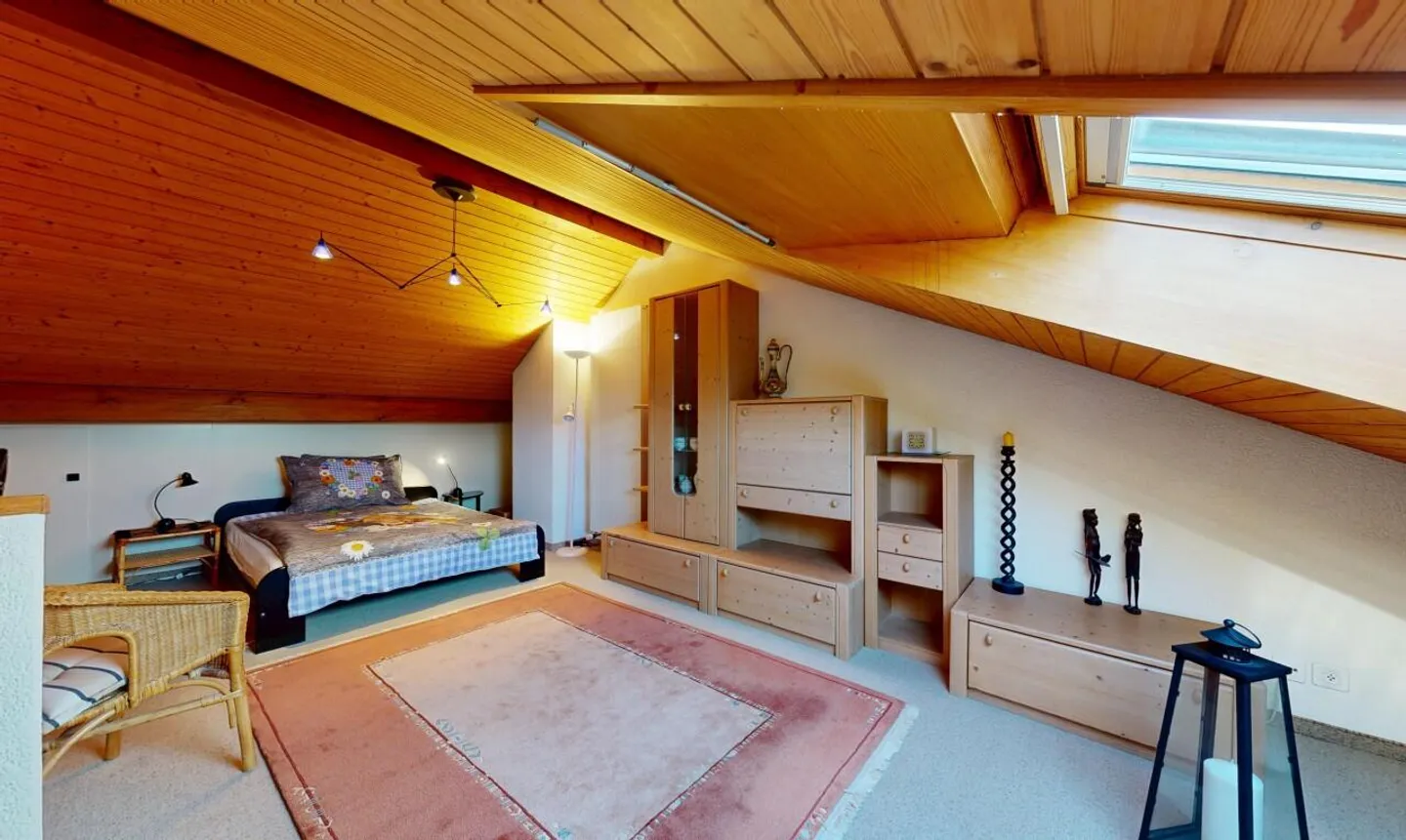 Casa angolare in una posizione tranquilla - Foto 10 di 11