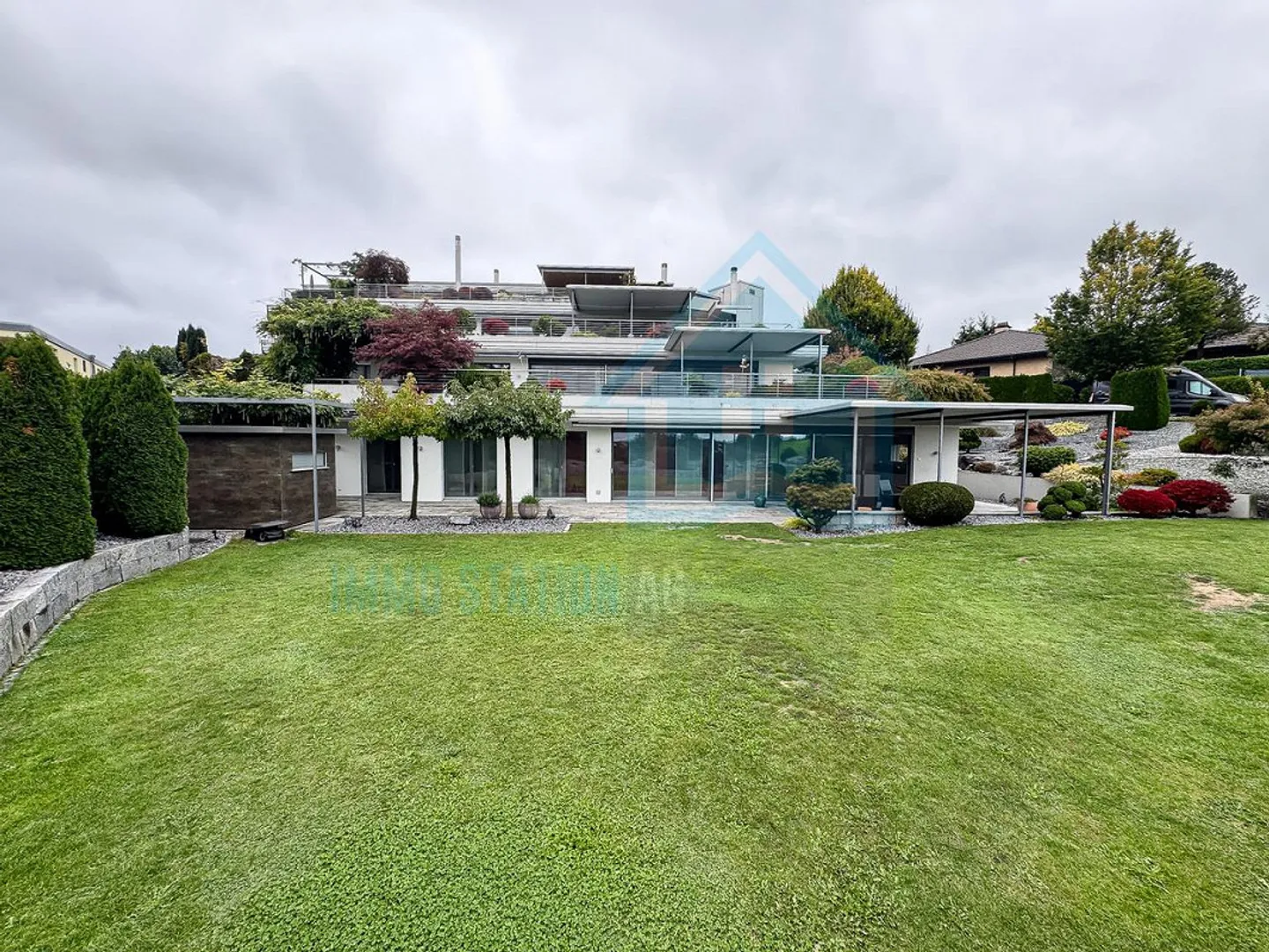 Exclusive Terrace House with Panoramic Views and Highest Living Comfort - Photo 3 of 14