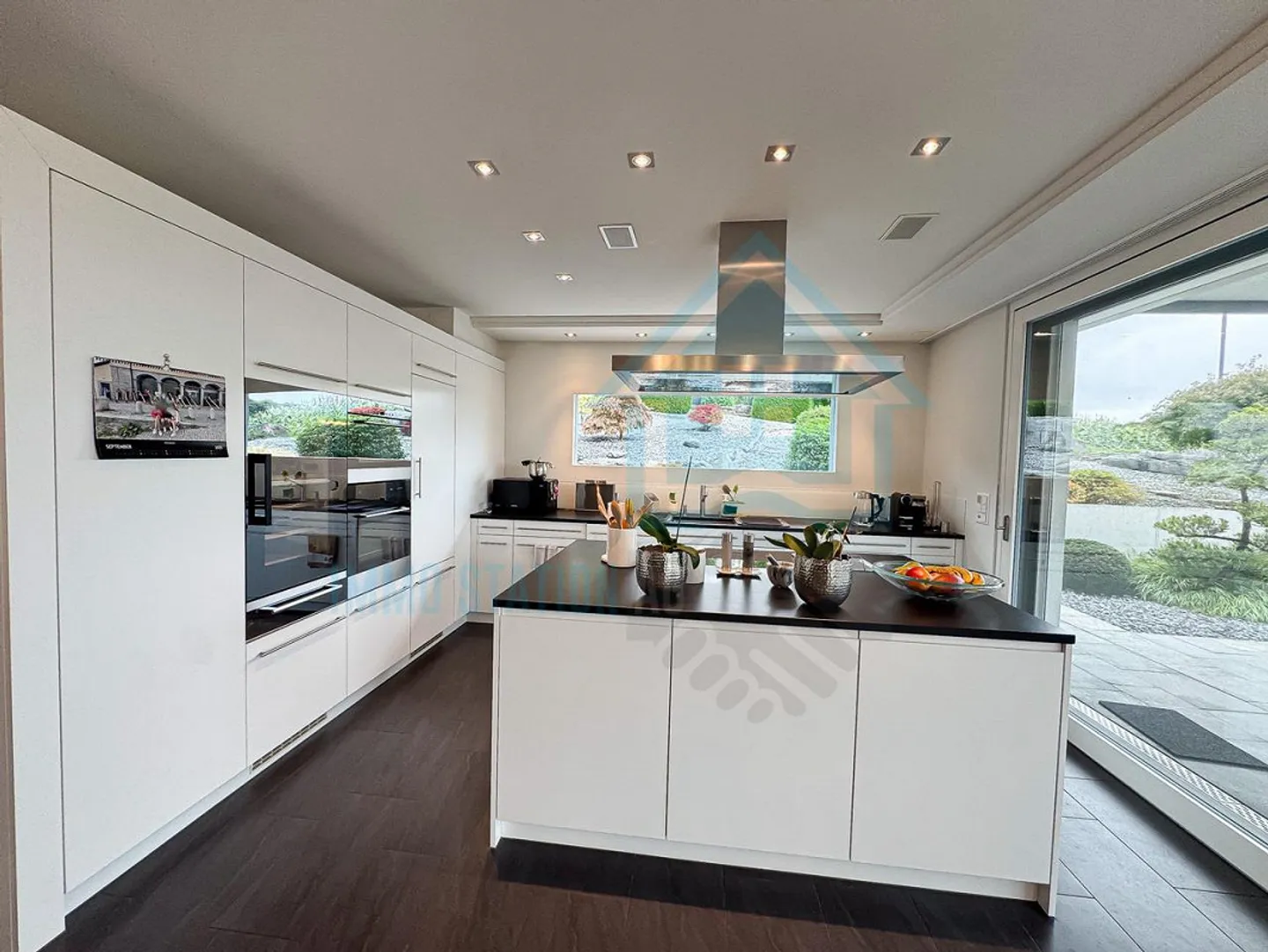 Exclusive Terrace House with Panoramic Views and Highest Living Comfort - Photo 7 of 14