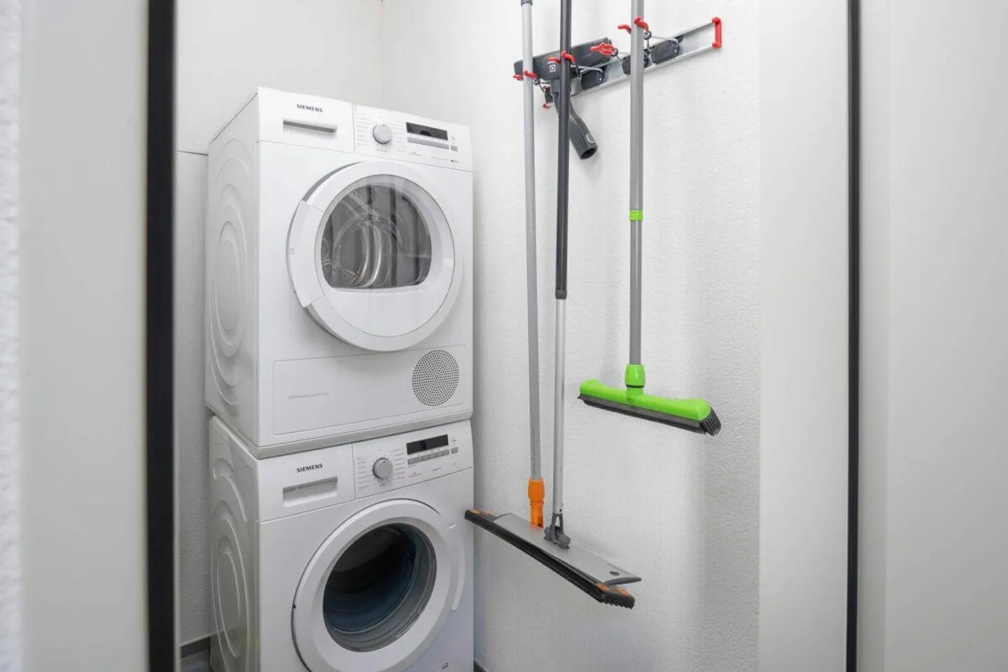 Modern und mit grossem Aussenbereich - Foto 9 von 12