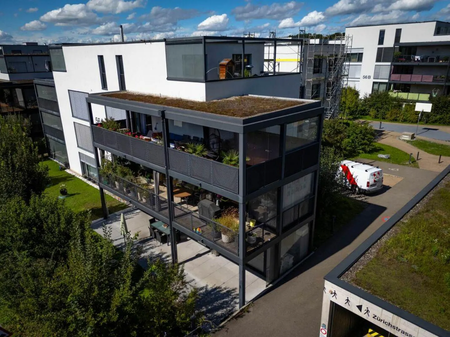 Modern und mit grossem Aussenbereich - Foto 12 von 12