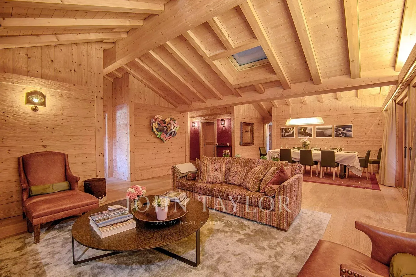 Penthouse for rent - Photo 2 of 8