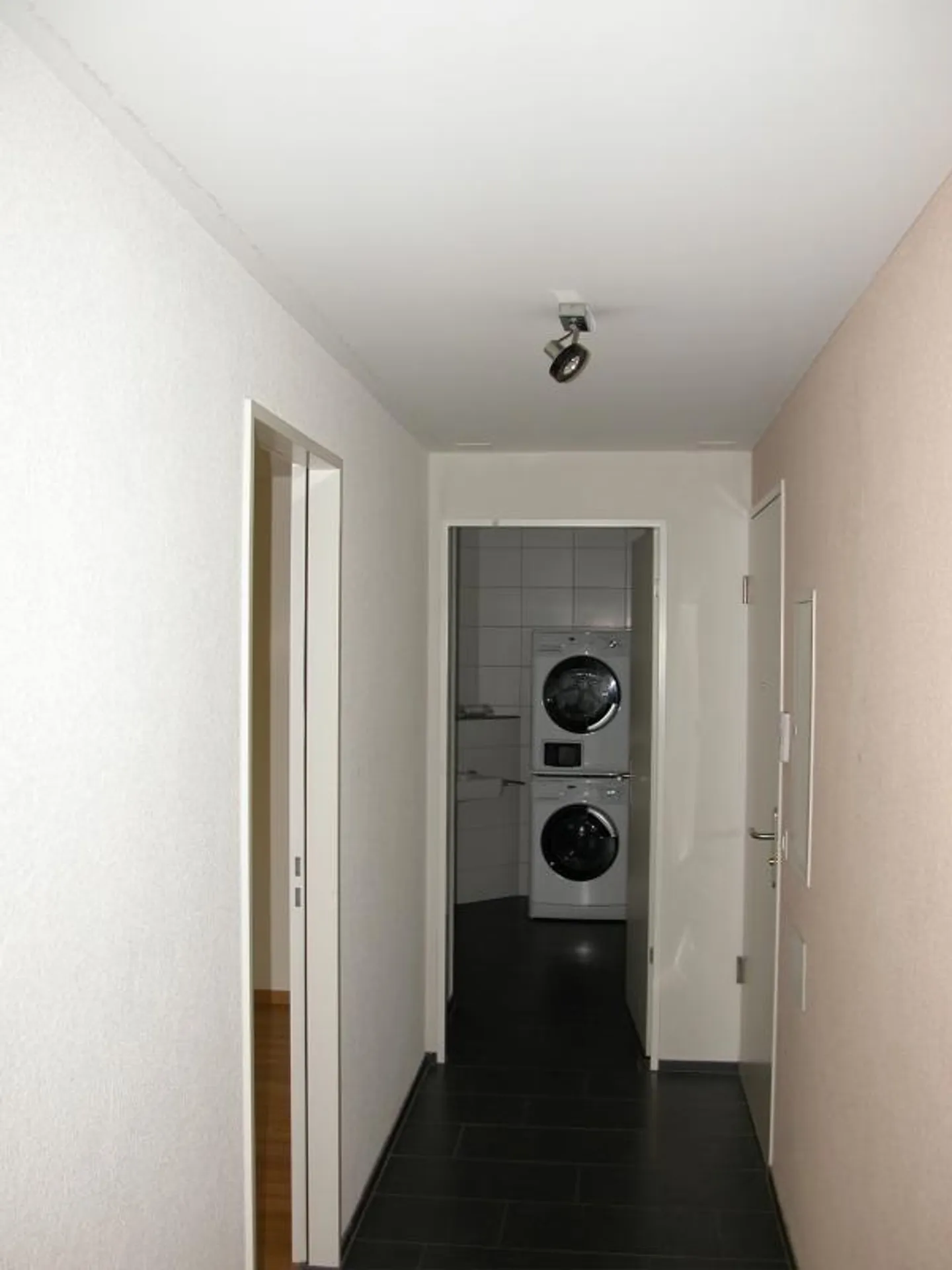 Practical 2.5 room apartment - in top location! - Photo 2 of 12
