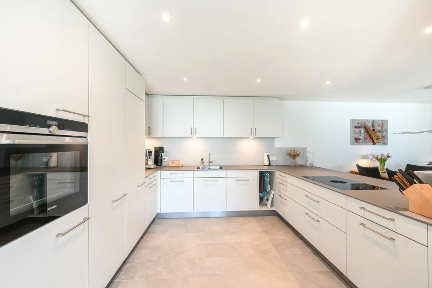 Appartement moderne et de haute qualité d'environ 161 m² avec vue sur la montagne - Photo 2 sur 7