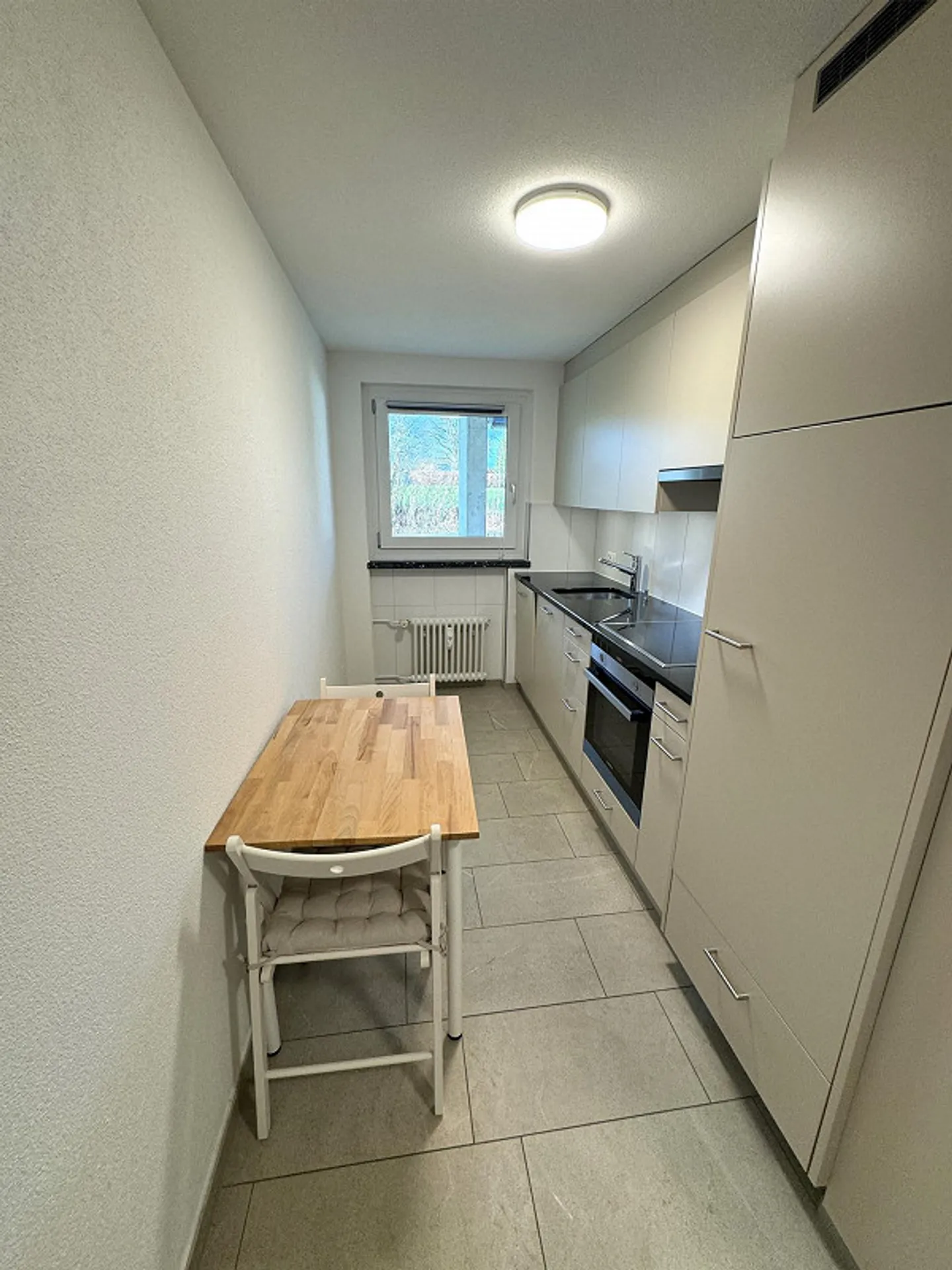 Moderne, grosszügige 1.5-Zi-Wohnung an ruhiger Lage (grosser Balkon) - Foto 2 von 7
