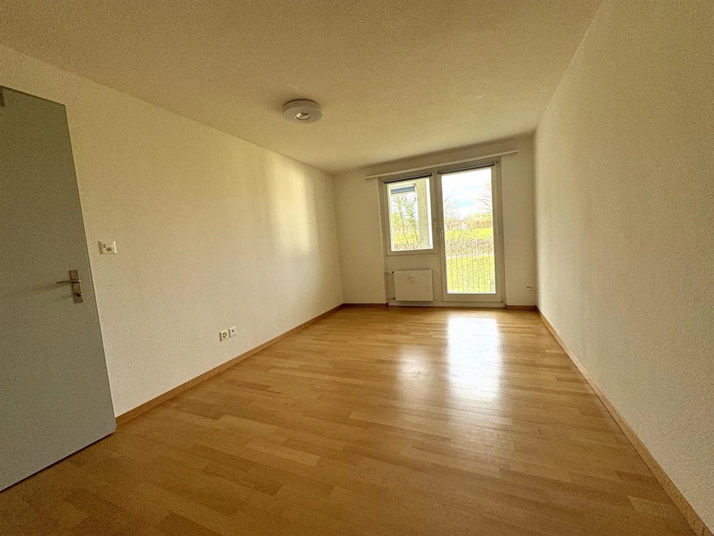 Moderne, grosszügige 1.5-Zi-Wohnung an ruhiger Lage (grosser Balkon) - Foto 3 von 7