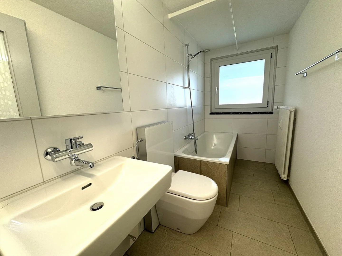 Moderne, grosszügige 1.5-Zi-Wohnung an ruhiger Lage (grosser Balkon) - Foto 4 von 7