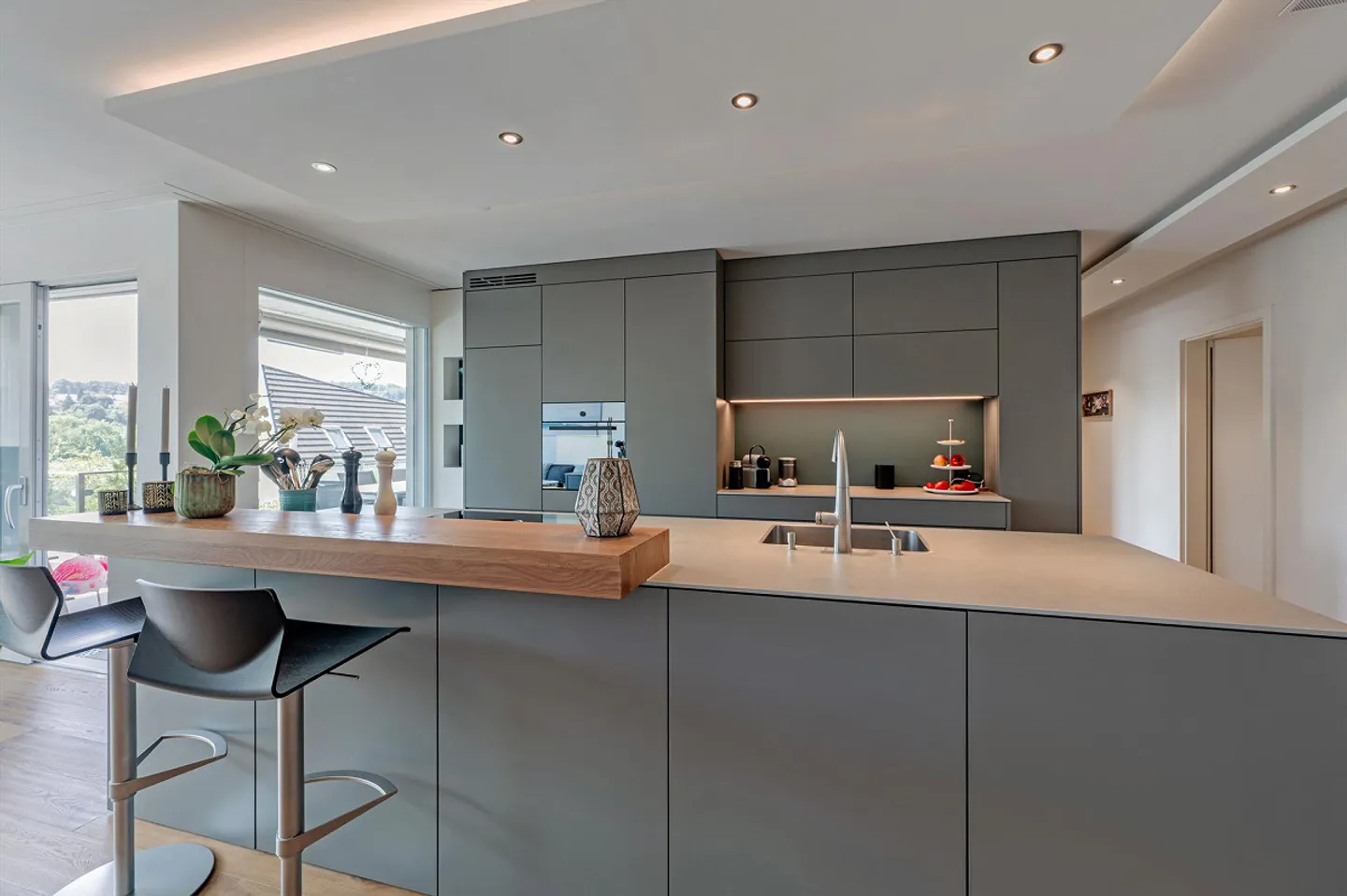 Moderno appartamento con terrazza di 4,5 stanze con vista panoramica, terrazza e giardino - Foto 9 di 18