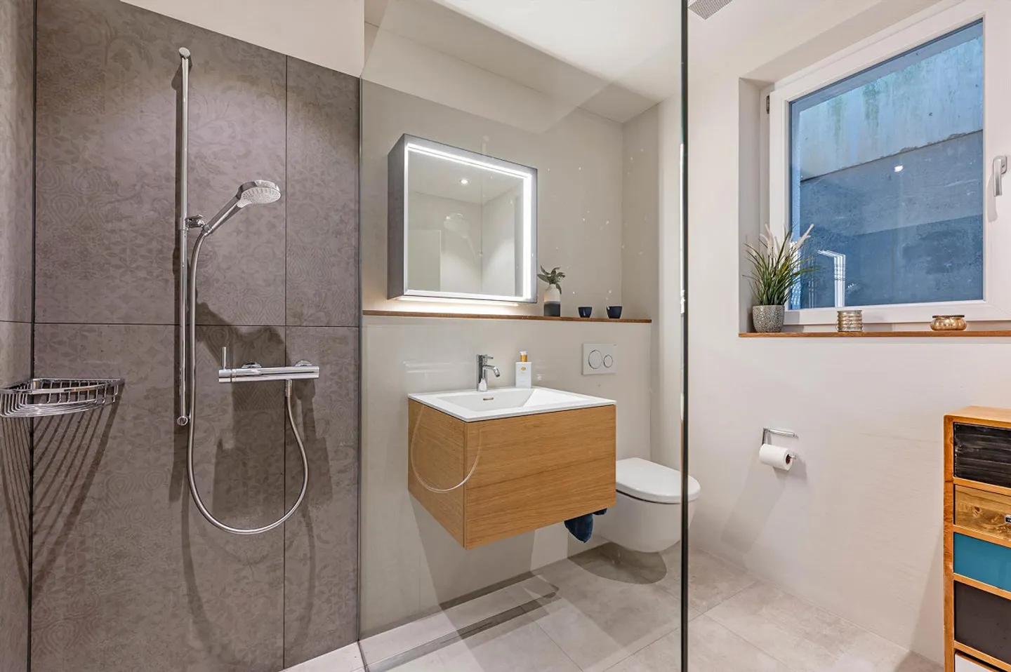 Moderno appartamento con terrazza di 4,5 stanze con vista panoramica, terrazza e giardino - Foto 11 di 18