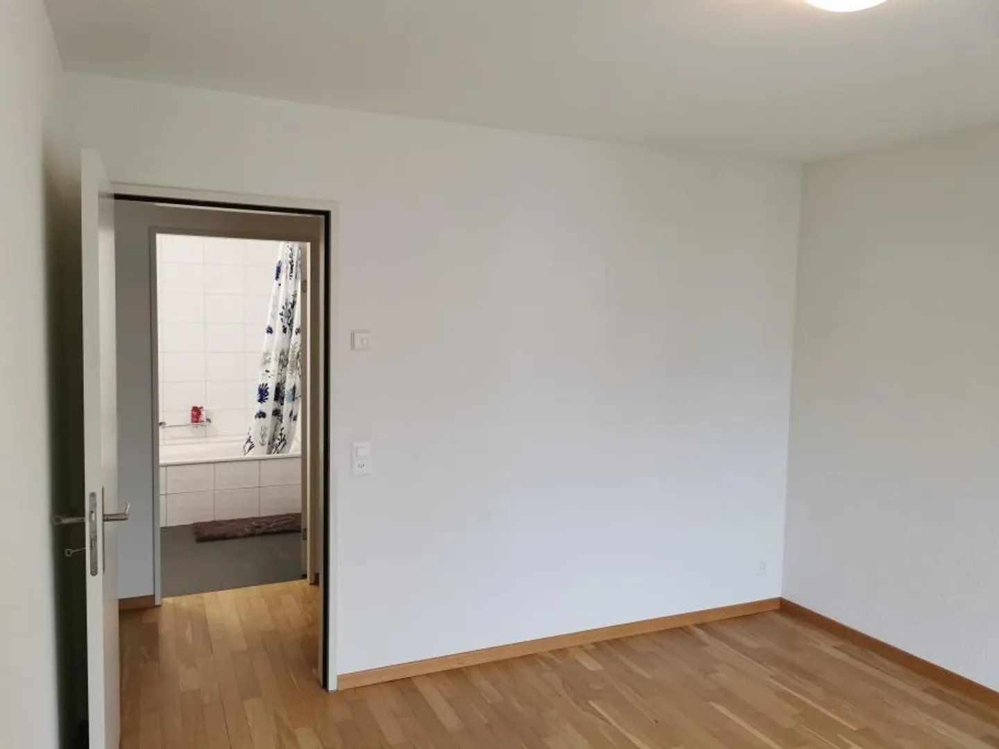 Camera in appartamento condiviso - Foto 3 di 5