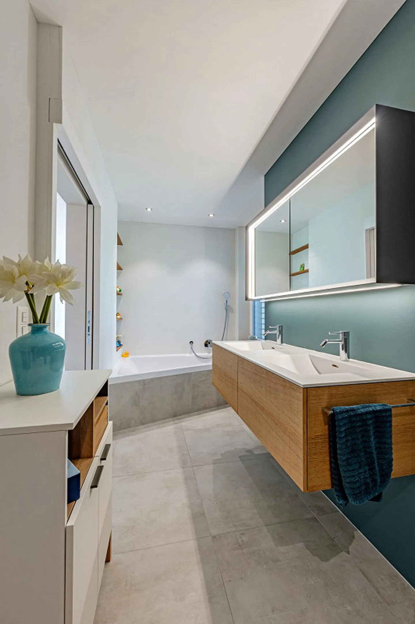 Moderno appartamento con terrazza di 4,5 stanze con vista panoramica, terrazza e giardino - Foto 14 di 18