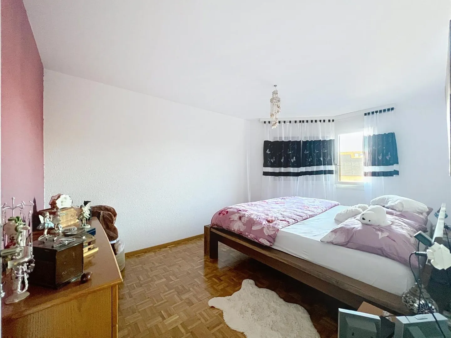 Spacious 4.5 Room Apartment - Photo 2 of 7