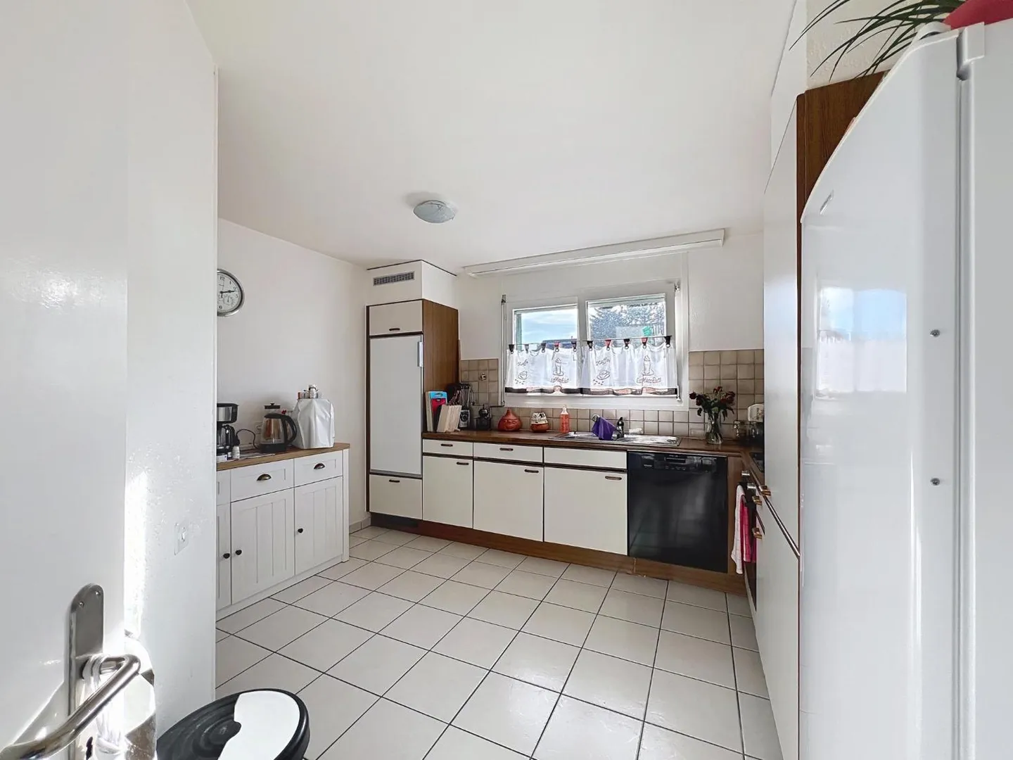 Spacious 4.5 Room Apartment - Photo 7 of 7