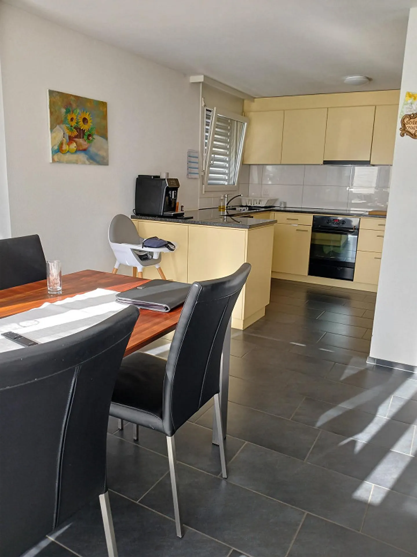 Attractive 4.5 Room Apartment Centrally Located in Sachseln - Photo 5 of 13