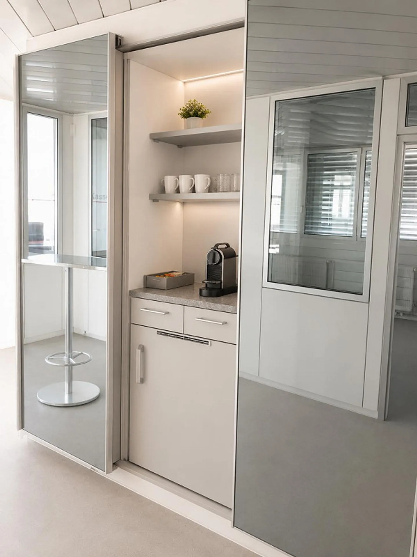 Bureaux lumineux avec entrée privée et 3 places de parking – Sirnach - Photo 5 sur 15