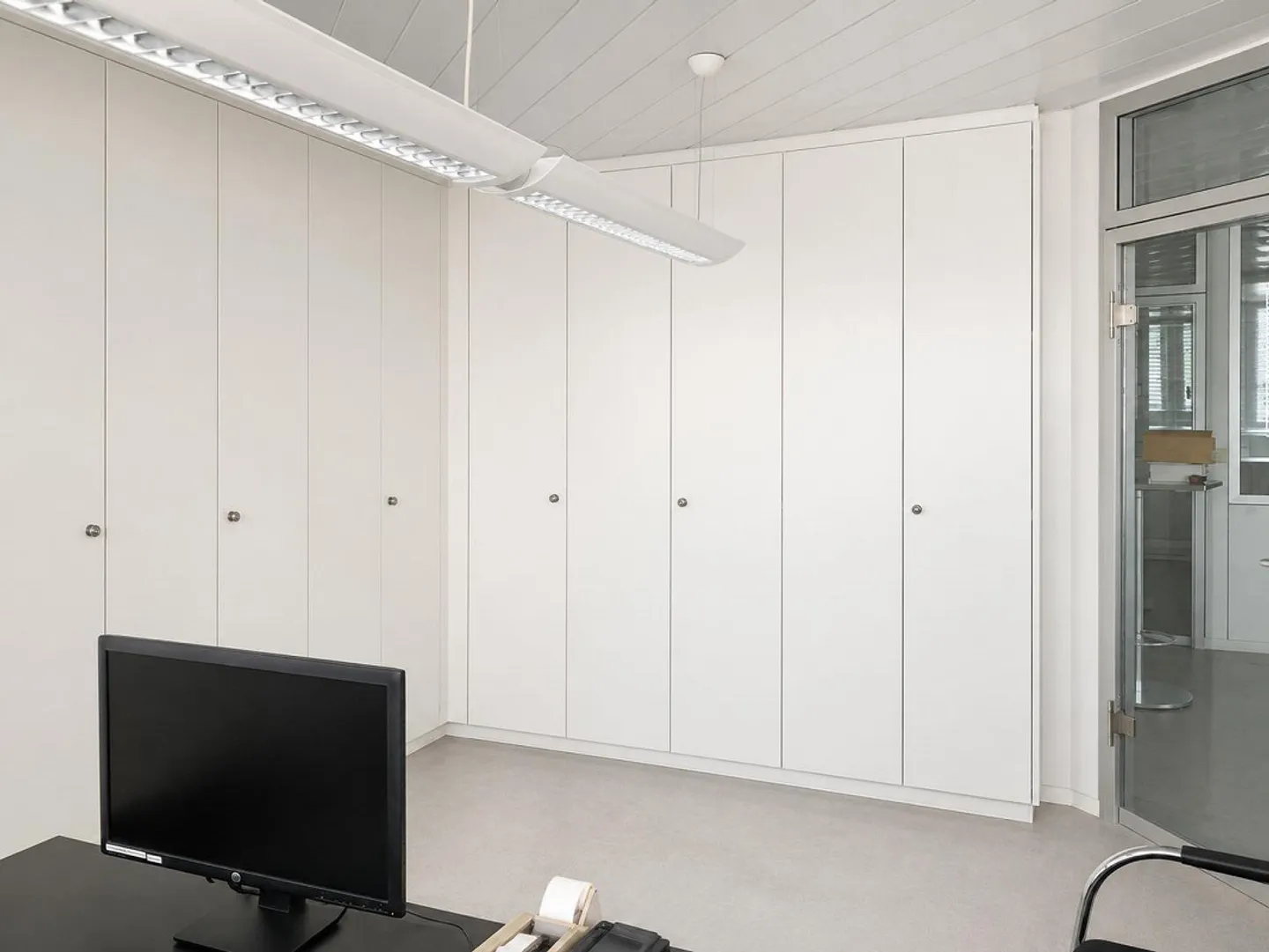 Bureaux lumineux avec entrée privée et 3 places de parking – Sirnach - Photo 10 sur 15