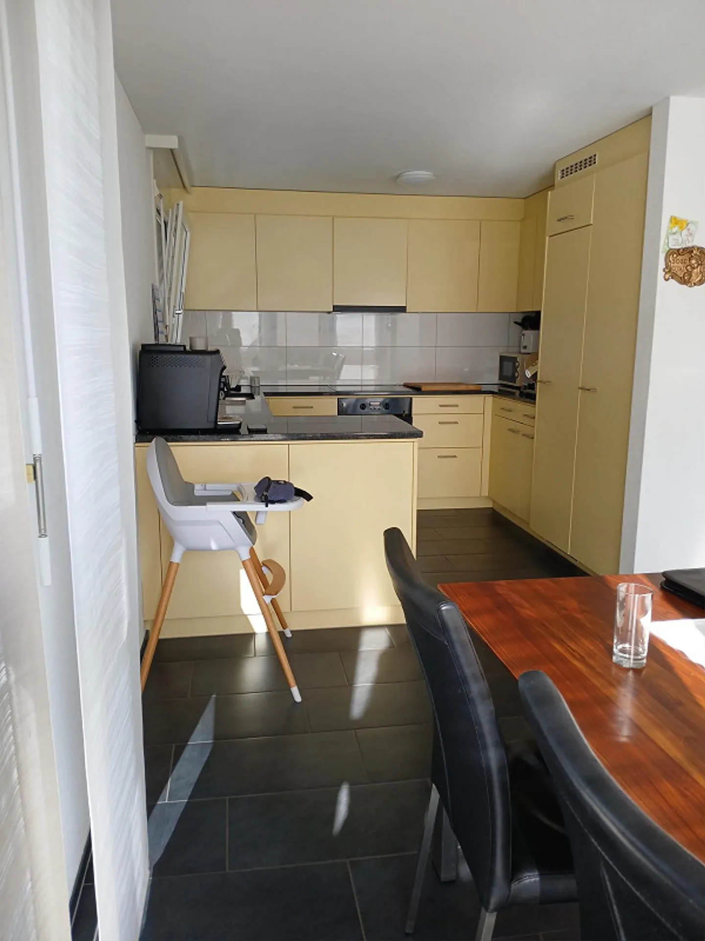 Attractive 4.5 Room Apartment Centrally Located in Sachseln - Photo 6 of 13