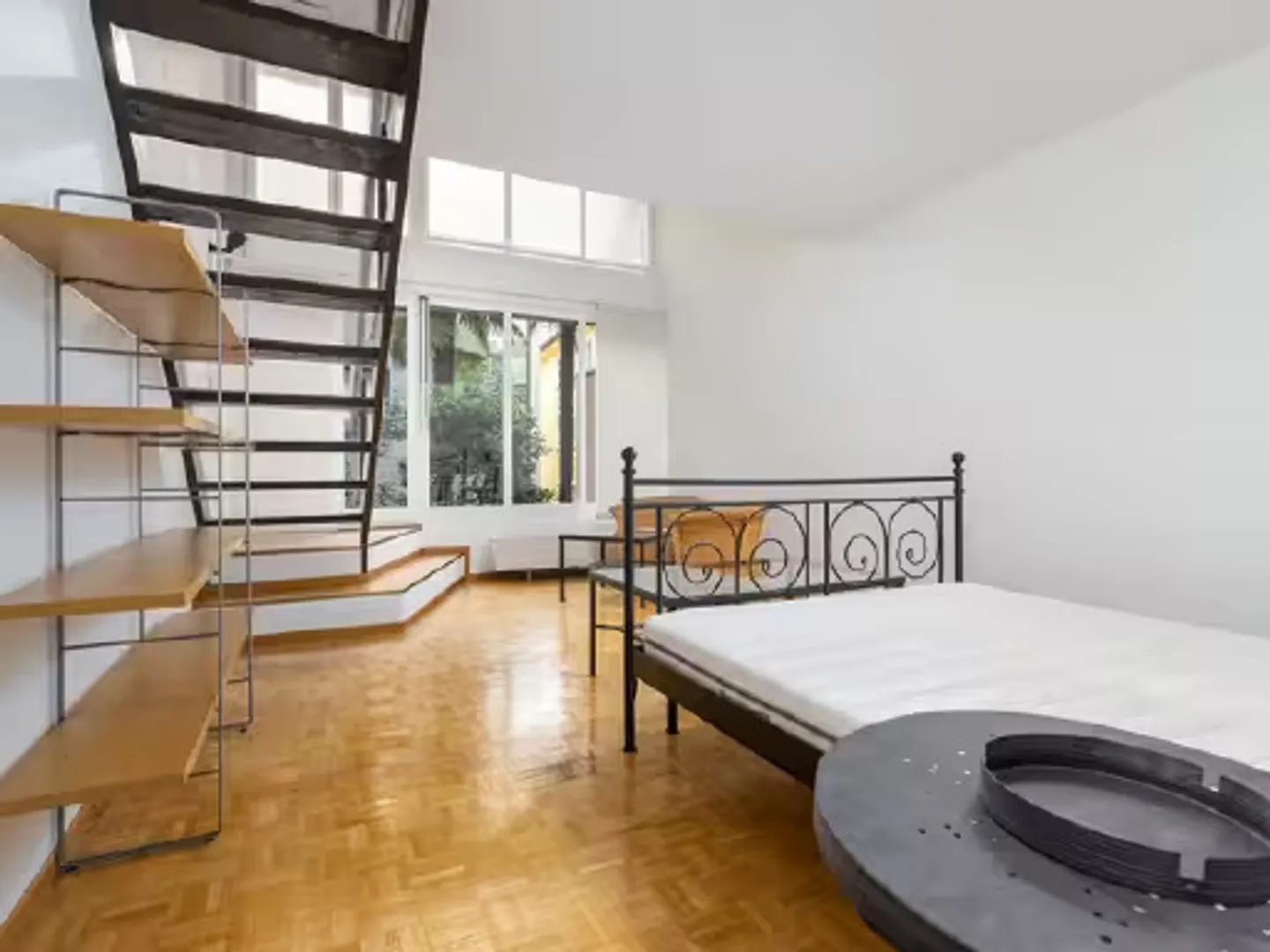 Bright Apartment with Garden Access - Photo 5 of 9