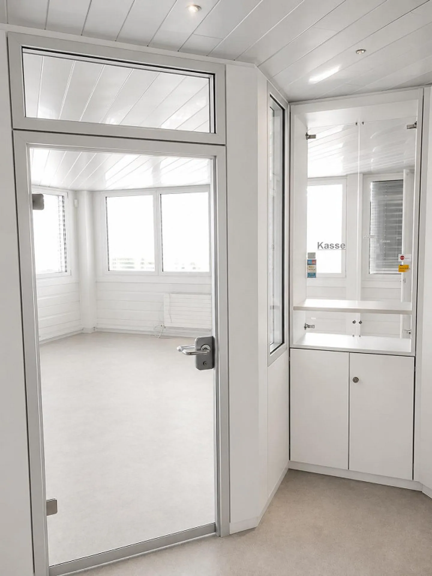 Bureaux lumineux avec entrée privée et 3 places de parking – Sirnach - Photo 13 sur 15